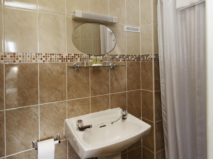 Bathroom 4, The Elmington Hotel, Torbay