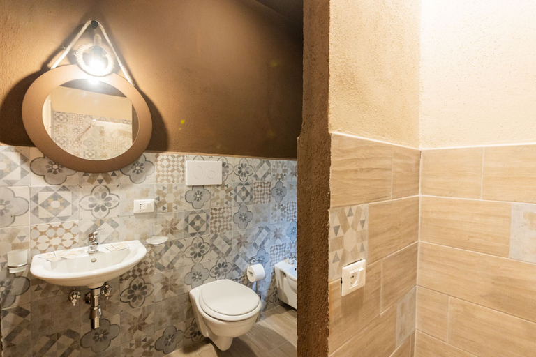 Bathroom 5, Holiday Eolie Village, Messina
