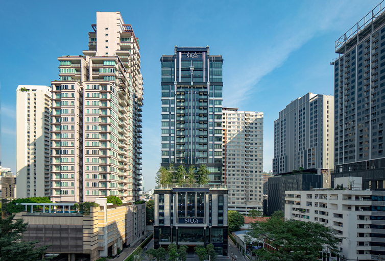Exterior & Views 12