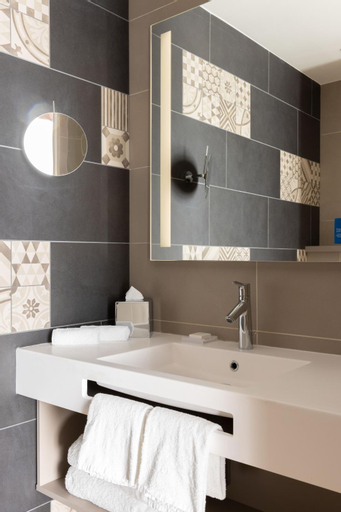 Bathroom 2