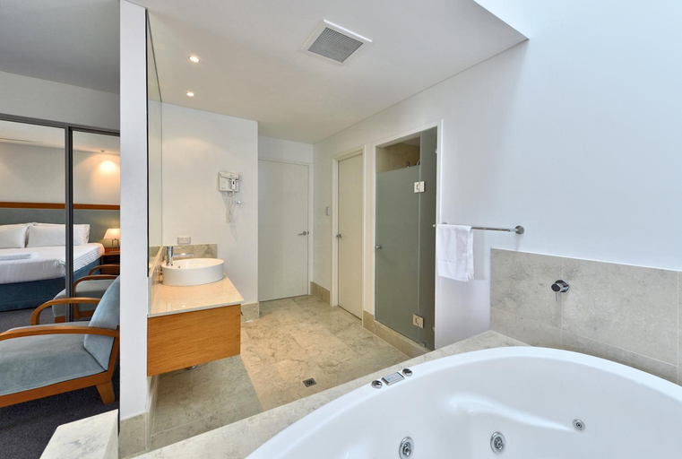 Bathroom 14
