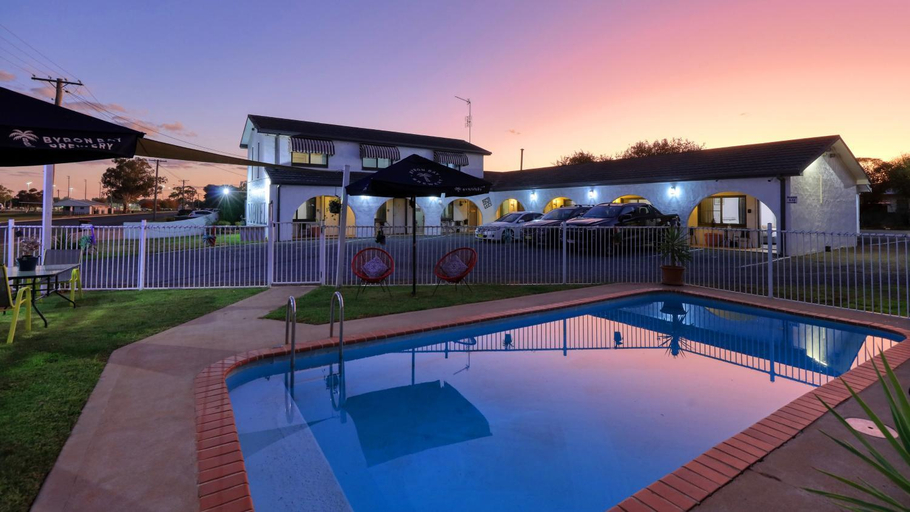 Sport & Beauty 4, Parkes Federation Motel, Parkes