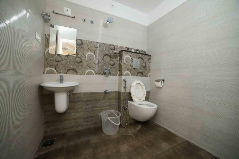 Bathroom 4, Daan Ambalath Maple, Thrissur