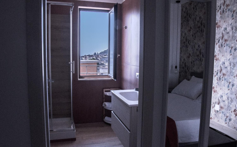 Others 5, Walk Rooms, Napoli