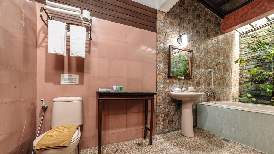 Bathroom 4, Flushing Meadows Resort, Dauis