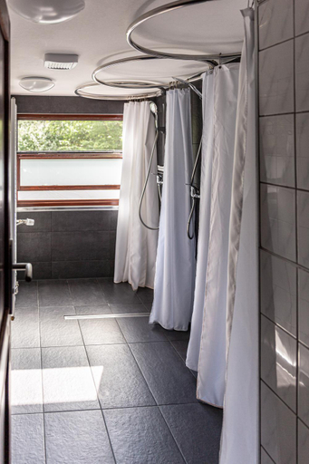 Shower, Schiffsherberge Poppelmann, Dresden