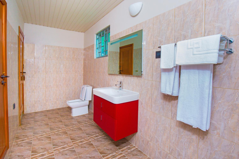 Bathroom 3, Monarch Hotel, Accra
