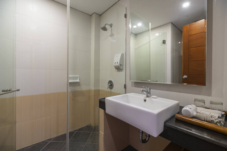 Bathroom 23
