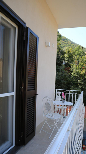 Others 2, B&B MicAnTo - Parcheggio gratuito - Vicino Pompei, Napoli