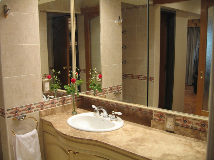 Bathroom 3, Altezza Apart Suites, Capital