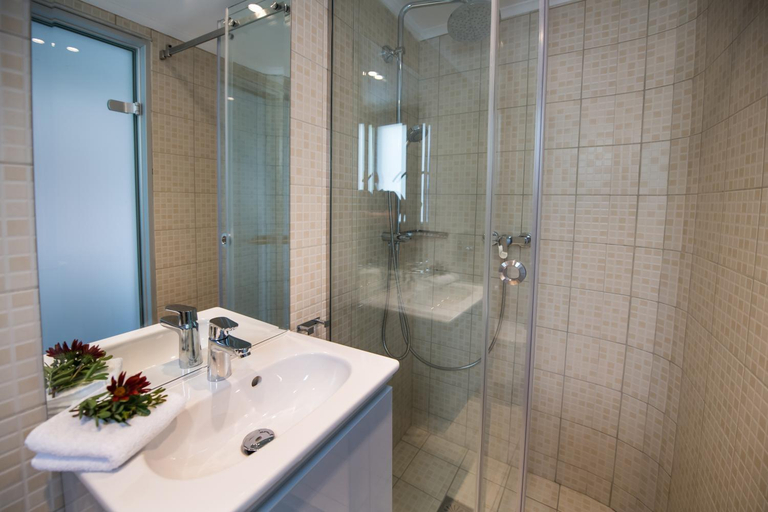 Shower 4, Drakatos Villas, Ionian Islands