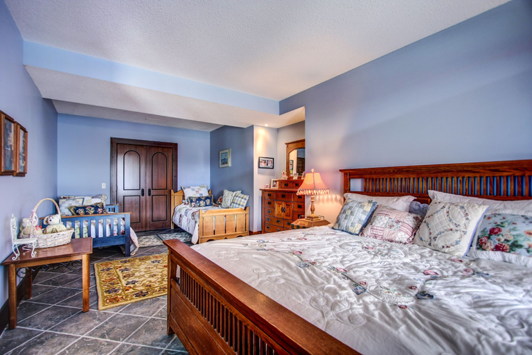 Bedroom 2, Unique Cottage, Division No. 6