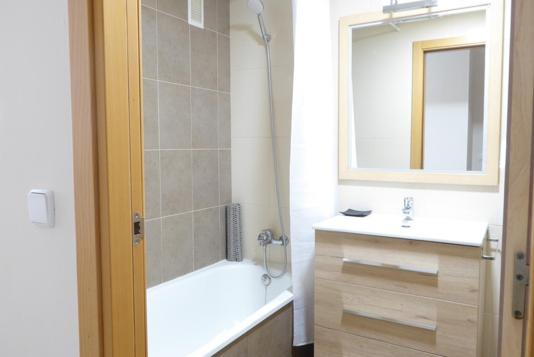 Bathroom 2, Coqueto apartamento de 3 habitaciones by Hometels, Valencia