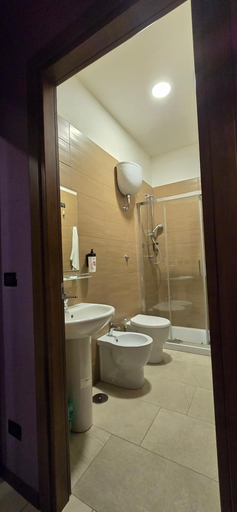 Bathroom 5, Smart station hotel, Napoli