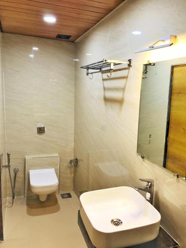 Bathroom 2, GATEWAY SUITES, Mumbai Suburban