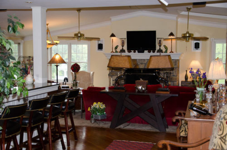 Food & Drinks 5, Inn at Clearwater Pond (Quechee), Windsor
