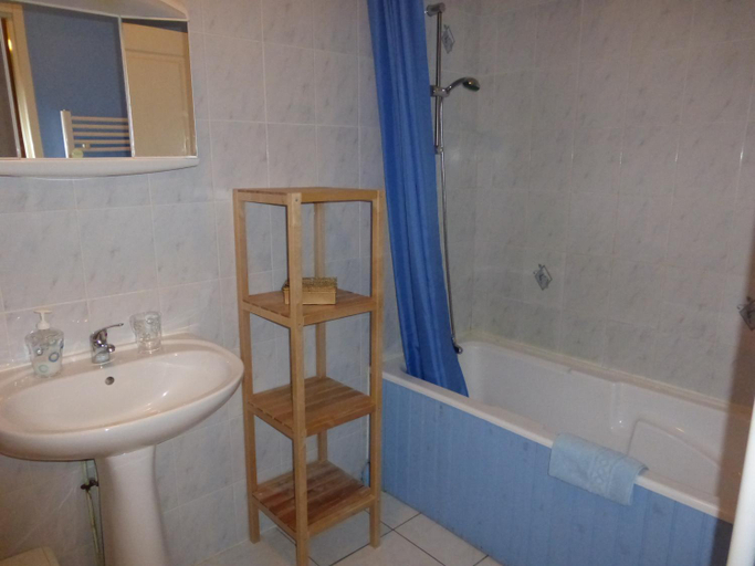 Bathroom 3, L'Hirondelle Chambres d'Hotes, Haute-Vienne