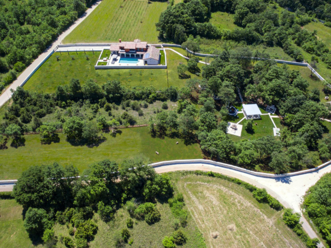 Others 4, Villa Monaco , Svetvinčenat