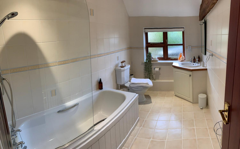 Bathroom 2, The Byre, Oxfordshire