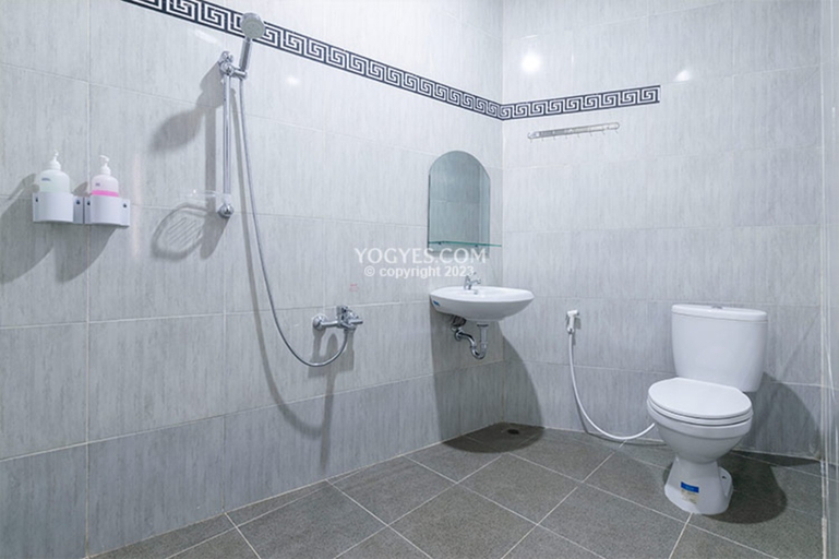 Bathroom 3, Dedari Homestay, Bantul