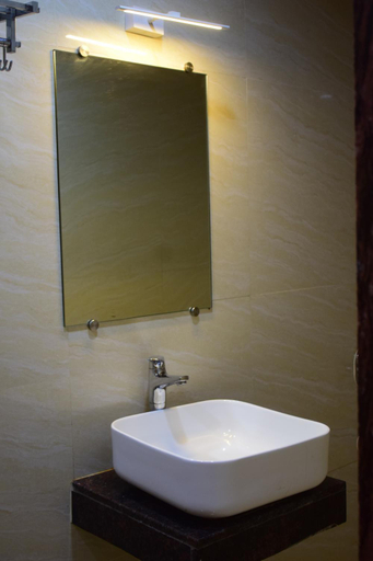 Bathroom 2, GATEWAY SUITES, Mumbai Suburban