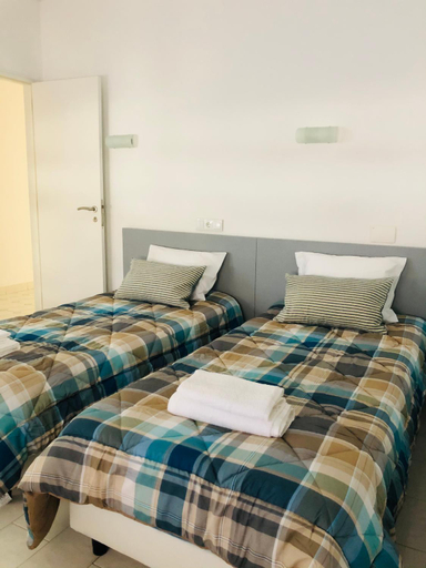 Others 3, Central Atlantic Beach Guesthouse, Almada