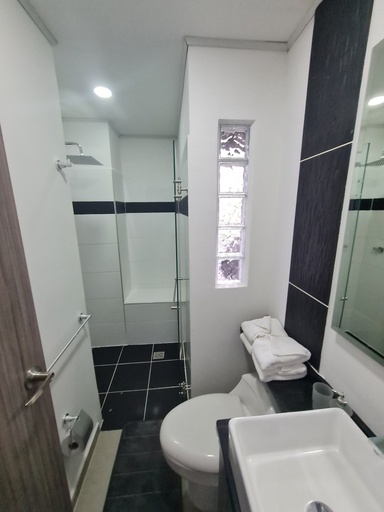 Bathroom 4, 404 Moderno Aparta-Suite en Versalles Tipo Loft - Cali Tower Suites & Lofts, Santiago de Cali