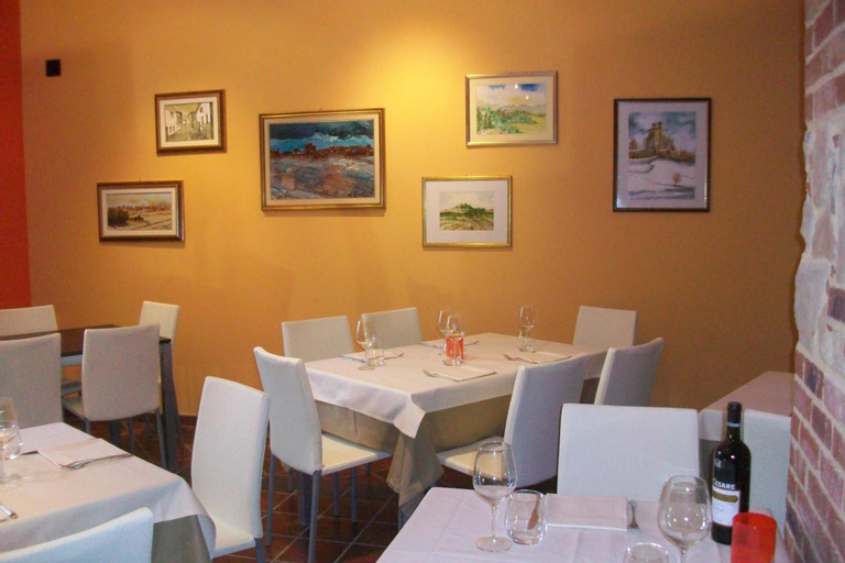Food & Drinks 3, L Angolo Di Rosina, Cuneo