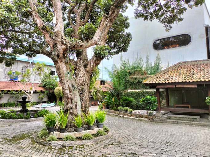 Others 5, Hotel Catur, Magelang