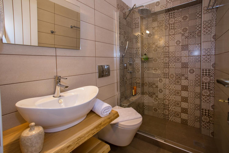 Others 5, The Five Keys Apartments, East Macedonia and Thrace