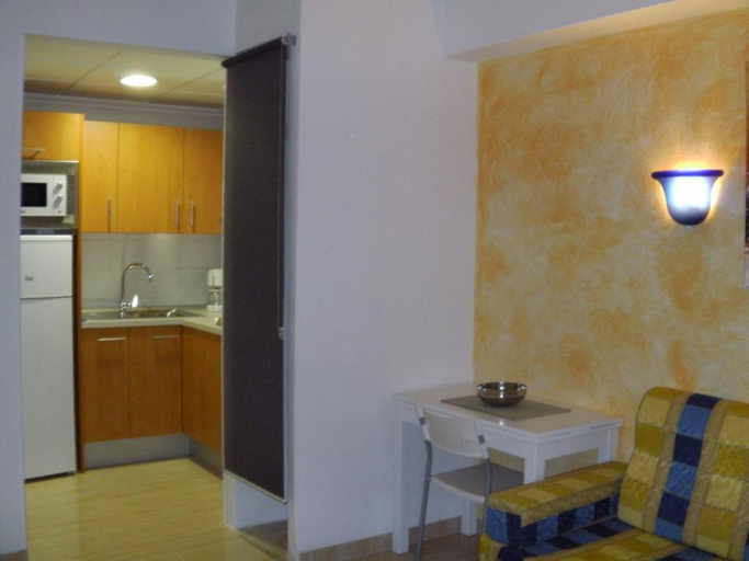 Others 3, Hostal Alfonso, Baleares