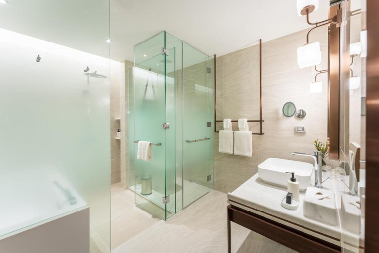 Bathroom 5, SILQ Hotel & Residence, Khlong Toey