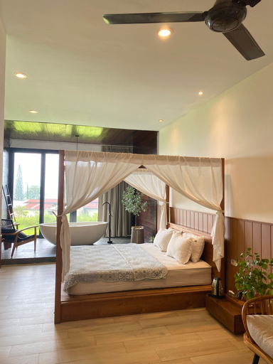 Bedroom 13