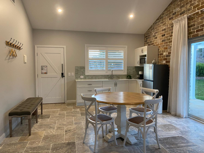 Others 2, Bloomfield Manor, Wingecarribee