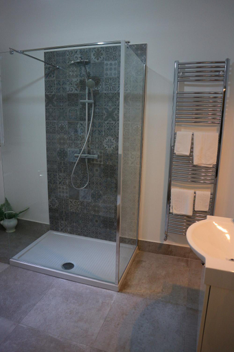 Bathroom 2, Alla Marina Bed And Breakfast, Trapani
