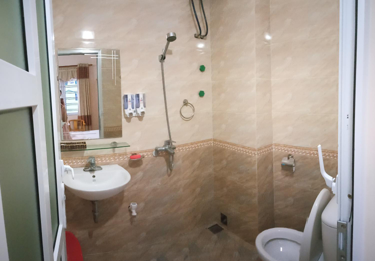 Bathroom 5, Hai Luu Hotel, Vân Đồn