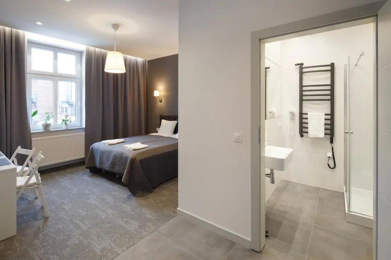Bedroom, Przystanek Katowice Mariacka 26, Będzin