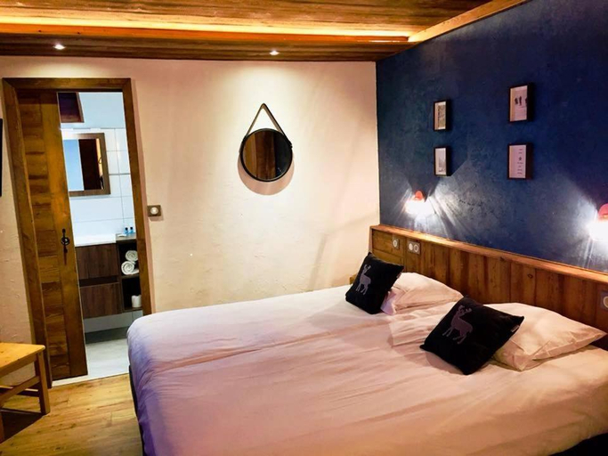 Bedroom 2, Hotel Alpina, Haute-Savoie