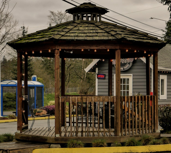 Others 3, Snohomish Inn, Snohomish