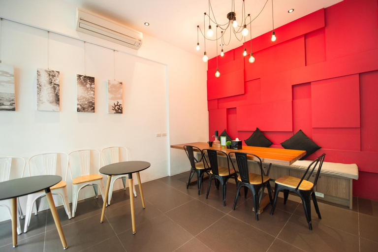 Food & Drinks, Her Man Hostel, Pingtung