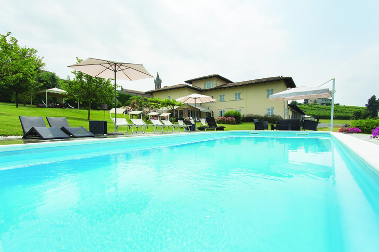 Swimming pool 5, Agriturismo La Casa in Collina, Asti