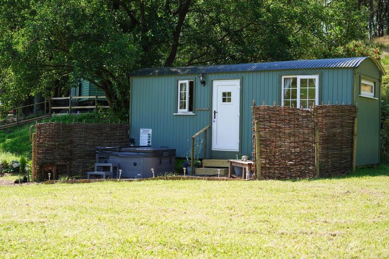 Others 4, The Laburnum Retreat Shepherds Hut with private hot tub, Staffordshire
