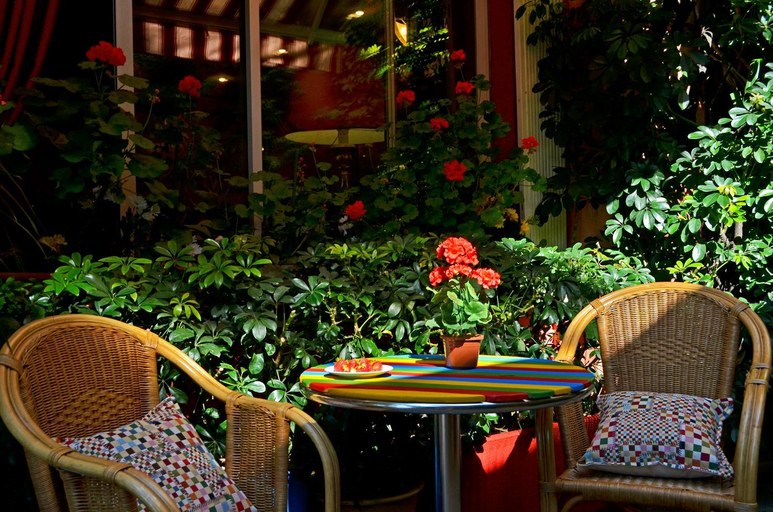 Others 5, Hotel Mirò, Genova