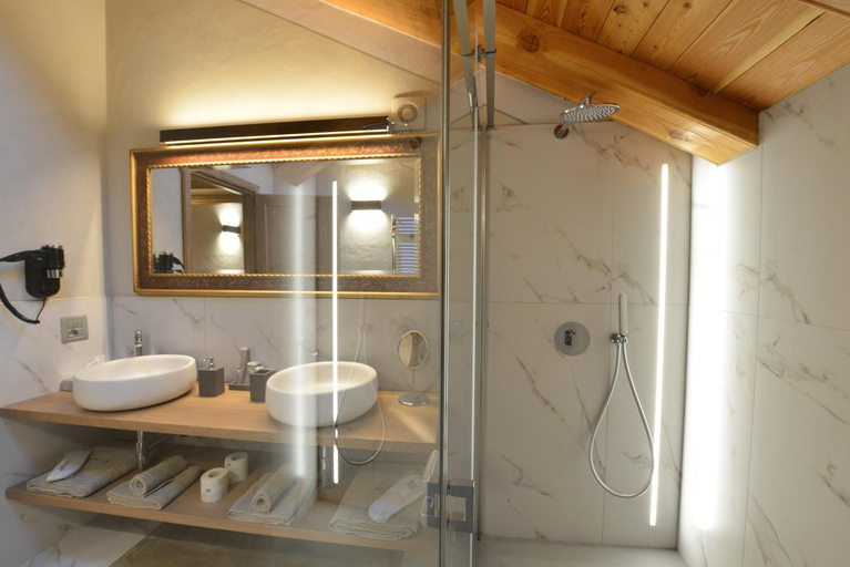 Bathroom 3, Le Reve Charmant Apartments - Via Sant'Orso,2, Aosta