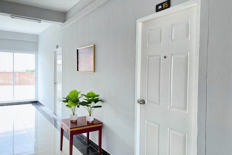 Others 5, Grand Sansook Omnoi, Krathum Baen