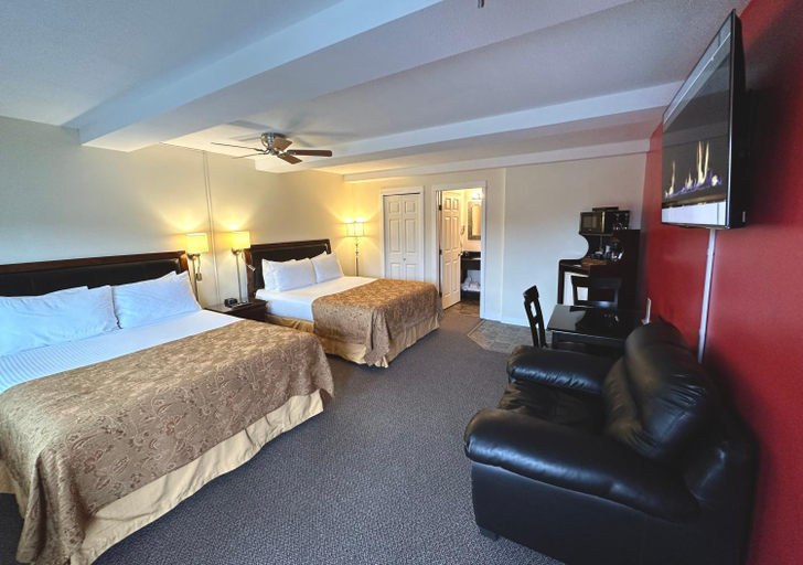Bedroom 2, The Bayshore Waterfront Inn, Alberni-Clayoquot