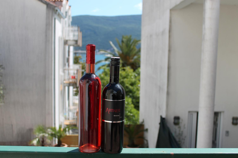 Food & Drinks 5, Solar Apartments