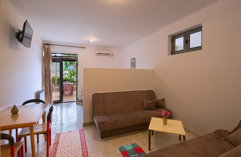 Others 2, Madra Rooms and Apartments