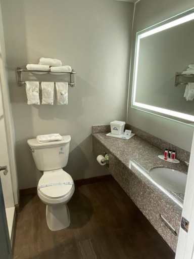 Bathroom 5, Days Inn by Wyndham Rockport Texas, Aransas