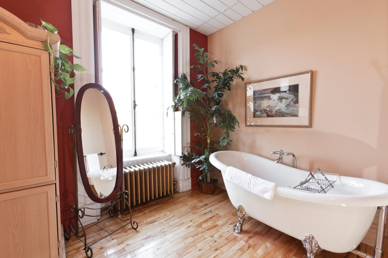 Bathroom 4, Manoir Sur le Cap, Communauté-Urbaine-de-Québec